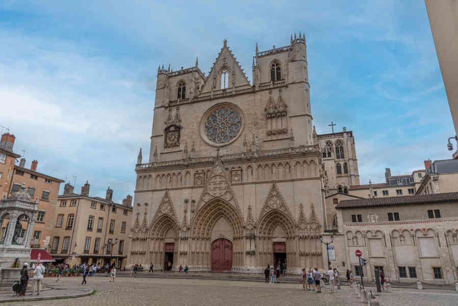 Francia - Lyon 017 - catedral de Saint-Jean-Baptiste.jpg